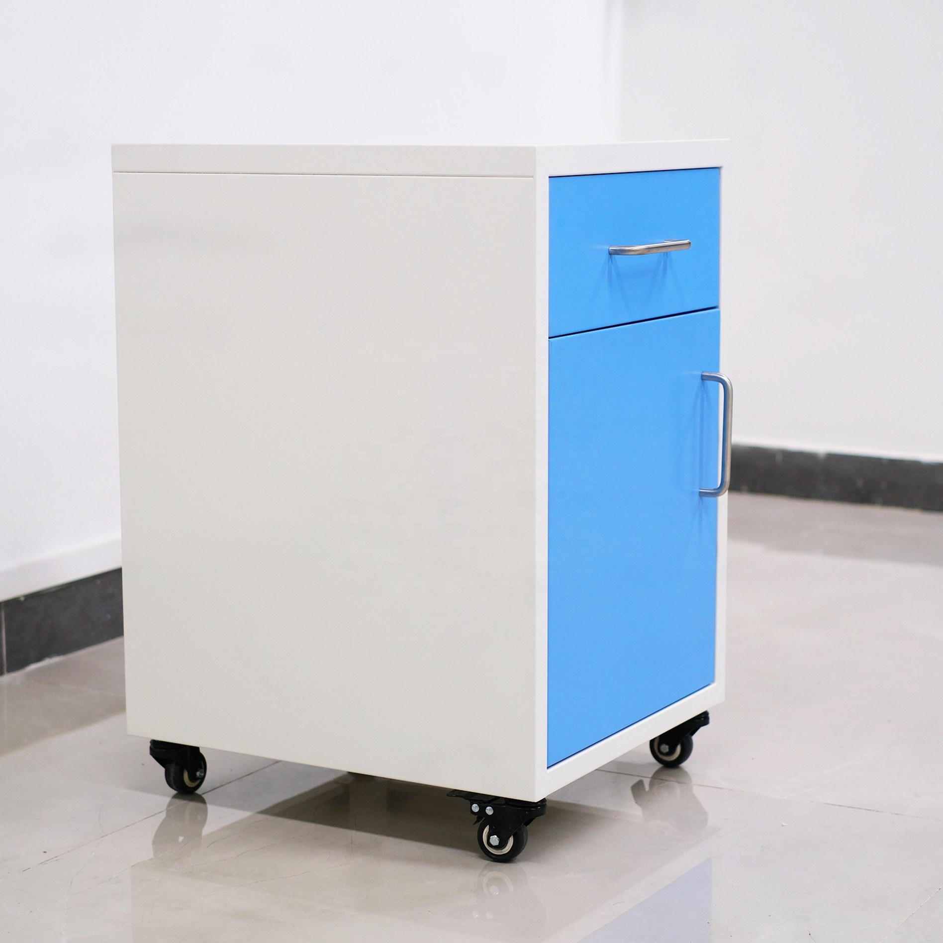 Armadi da laboratorio personal - Medical Lab Furniture recensione e prezzo